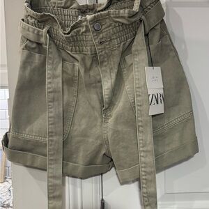 Zara Women's Khaki Cargo Shorts